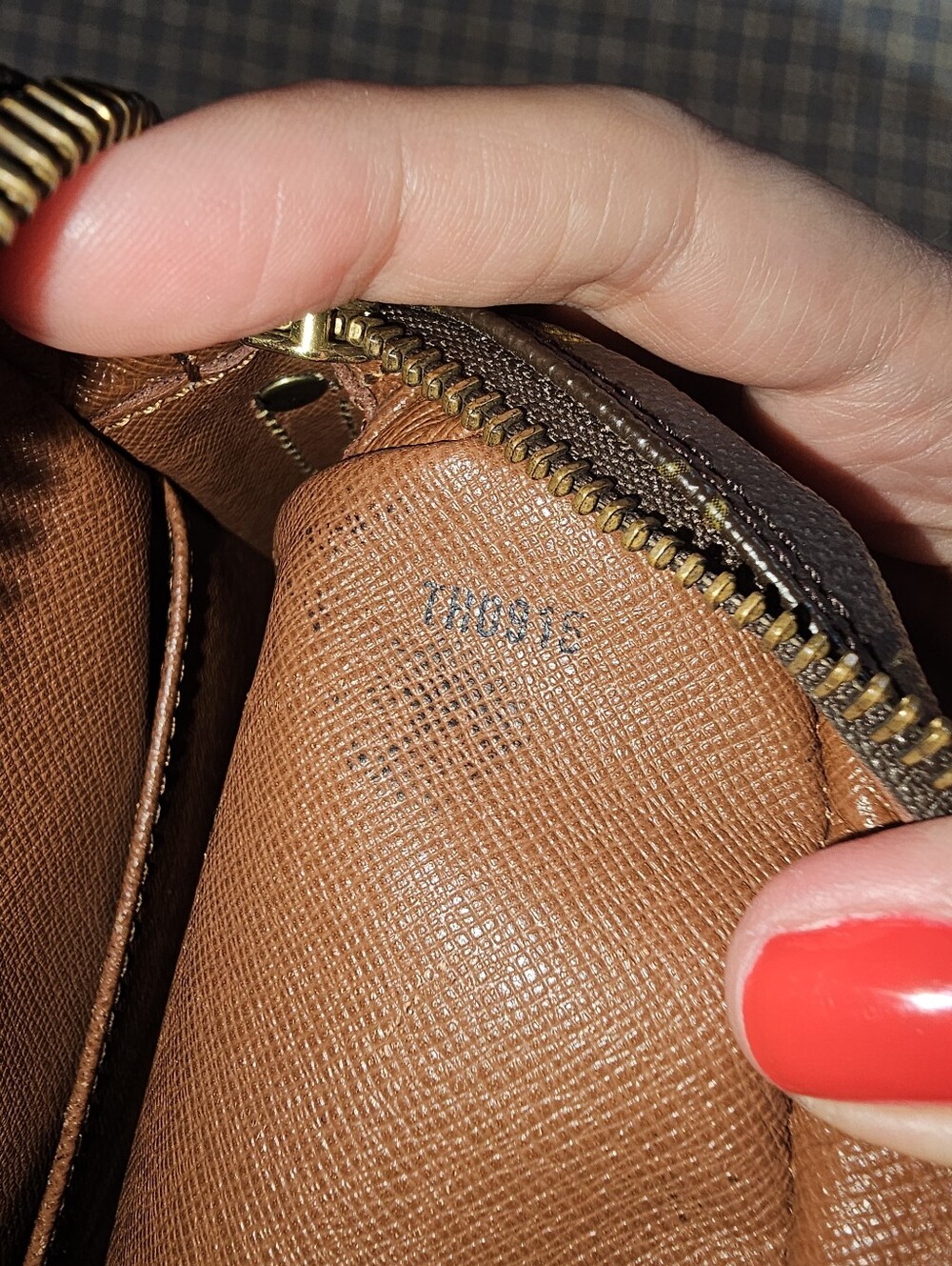 Louis Vuitton Amazone Monogram Crossbody Bag - Picture 12 of 12